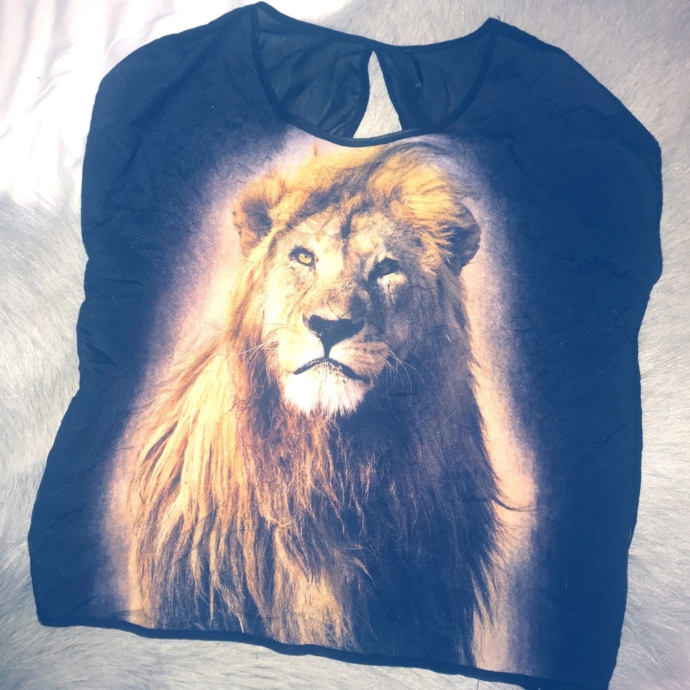 Backless Lion Shirt